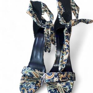 Elegant Paisley Print Heels